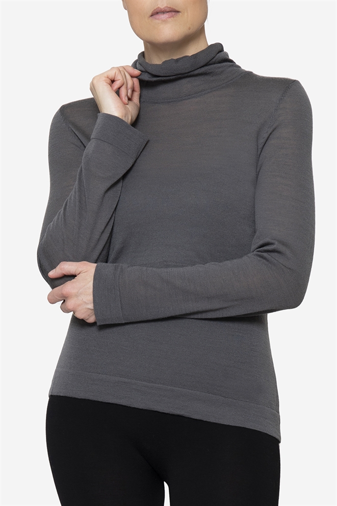 Stillbluse in zartem Rosa mit hohem Hals
