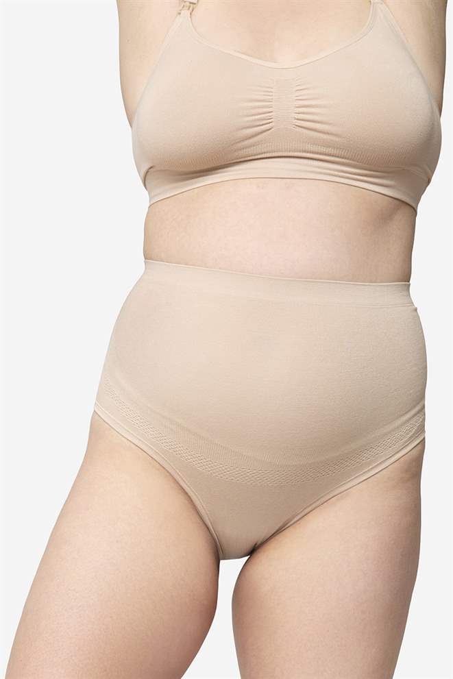 Weicher Beige high-waist Umstandsslip aus biologisch angebauten Bambusfasern - Aus model