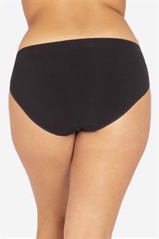 Schwarze Schwangerschaftsunterhose aus weichen Bambusfasern (aus biologischem Anbau) - Plussize Modell von vorne gesehen