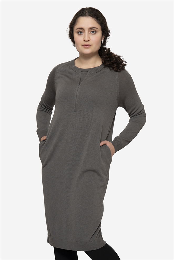 Graues Stillkleid aus Merinowolle - Vorderansicht
