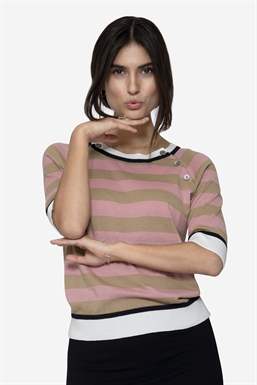 Gestreiftes Stillshirt mit kurzen Ärmeln aus Bio-Baumwollstrick, in voller figur zu sehen