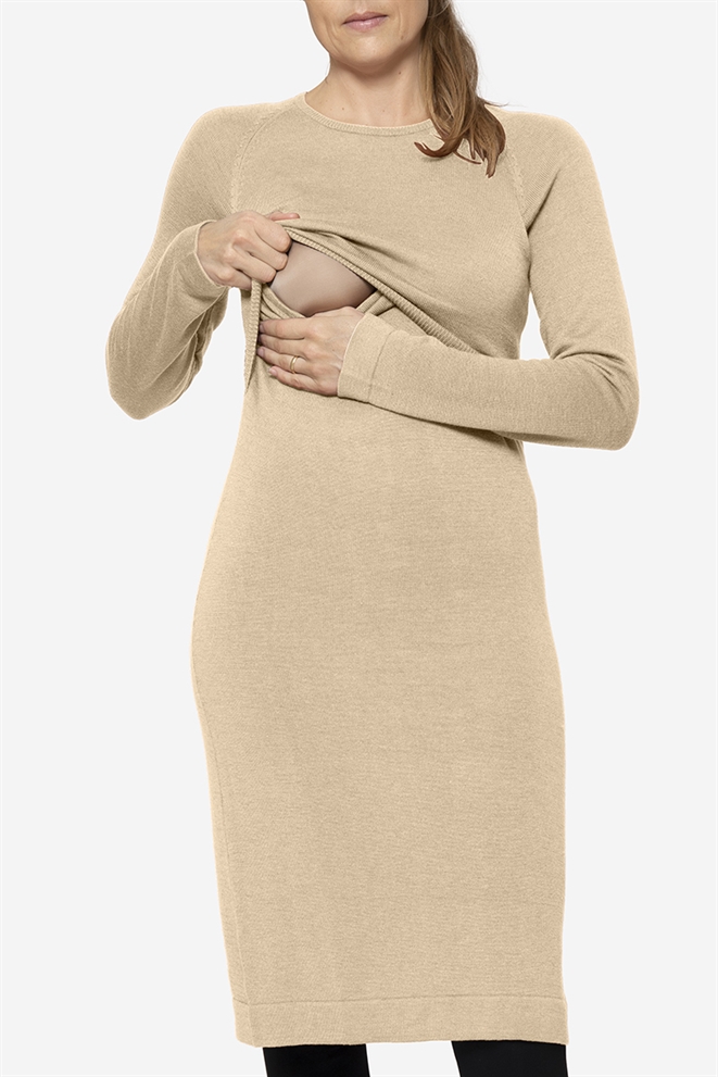 Beige Stillkleid aus Mulesing-free Merinowolle  - Mit Stillfunktion zu sehen