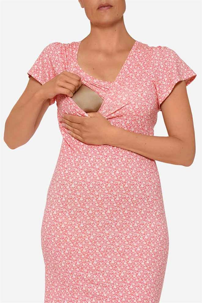 Pinkes Stillkleid mit Schmetterlings-Ärmeln aus Bio-Bambusjersey, mit stillfunktion zu sehen