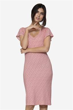 Pinkes Stillkleid mit Schmetterlings-Ärmeln aus Bio-Bambusjersey, in voller figur zu sehen